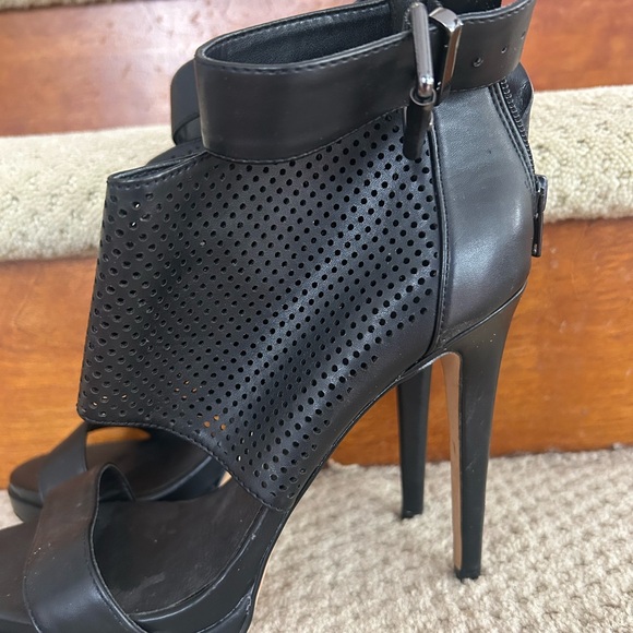 Aldo Black Perforated Heels - Picture 7 of 13